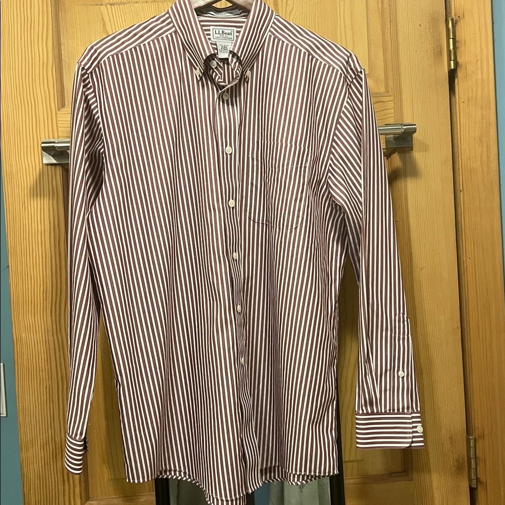 L.L. Bean Men's Red and White Striped Casual Shirt Sz M